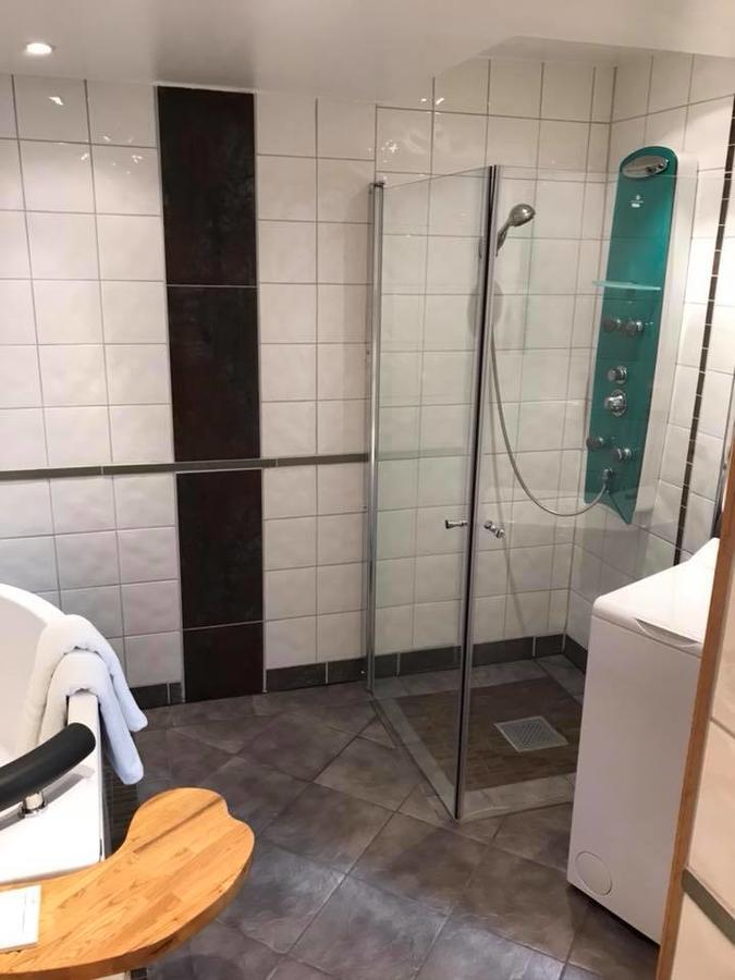Kisa Waerdshus & Hotell エクステリア 写真