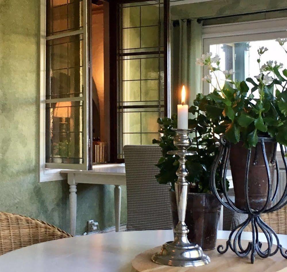 Kisa Waerdshus & Hotell エクステリア 写真